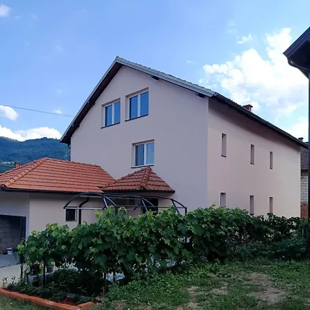 Kuca - *