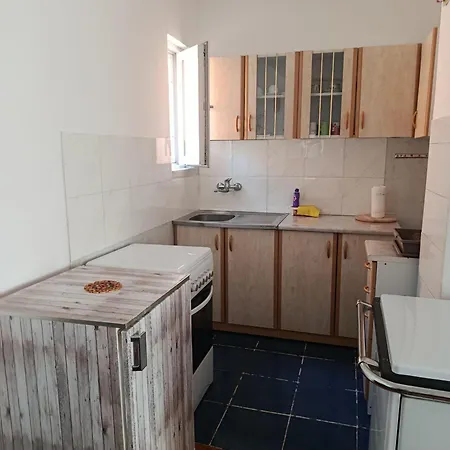 Appartement Kuca - *